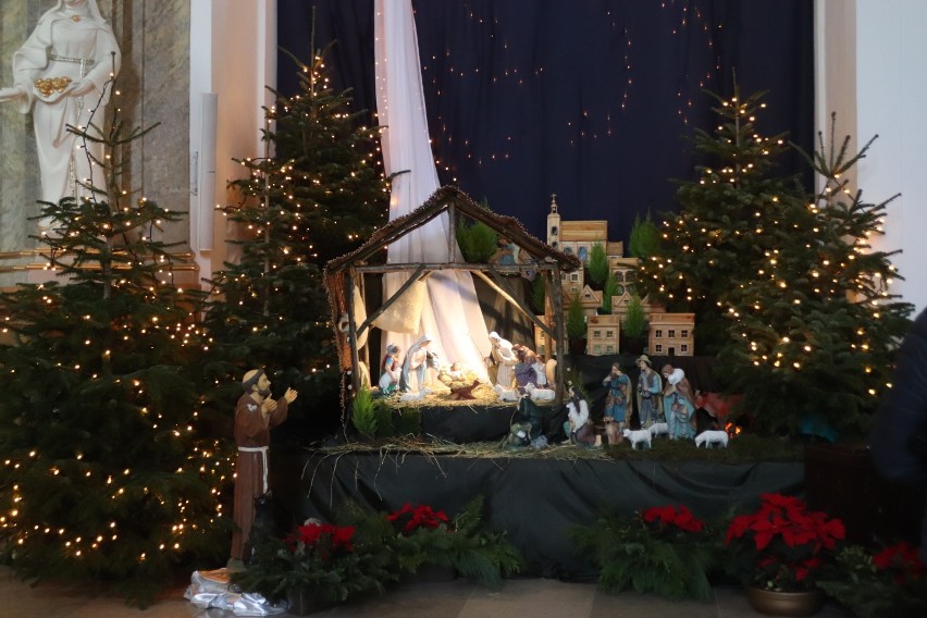 Szopka bożonarodzeniowa w kościele oo. Franciszkanów