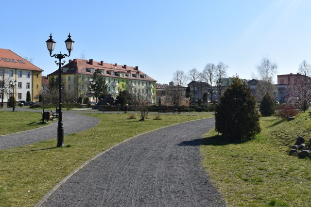 Pustki w krośnieńskich parkach. Wychodzimy z domu tylko z konieczności.