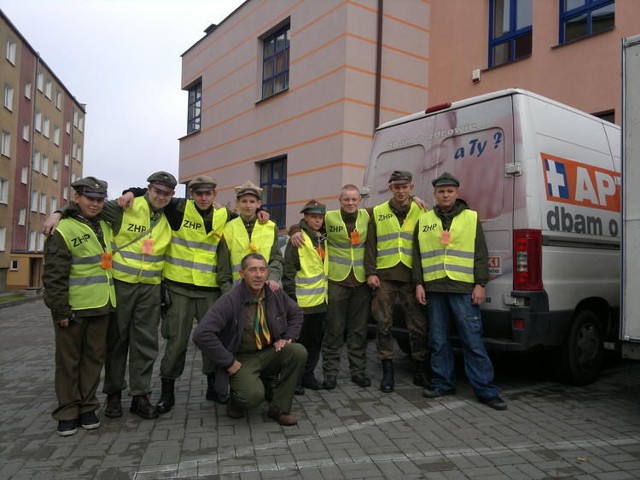 Patrol Harcerski ZHP tuż przed Policyjną Akcją Znicz