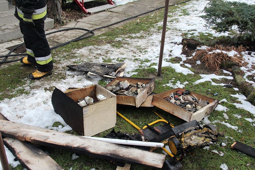 Bielsko-Biała: pożar przy ul. Srebrnej, spaliła się kosiarka