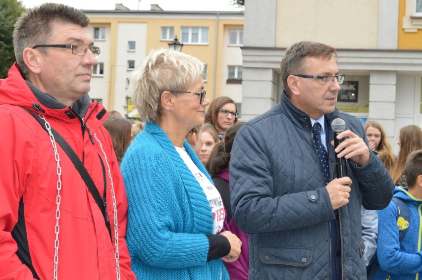 Zerwijmy łańcuchy - happening obrońców zwierząt na człuchowskim rynku FOTO, WIDEO