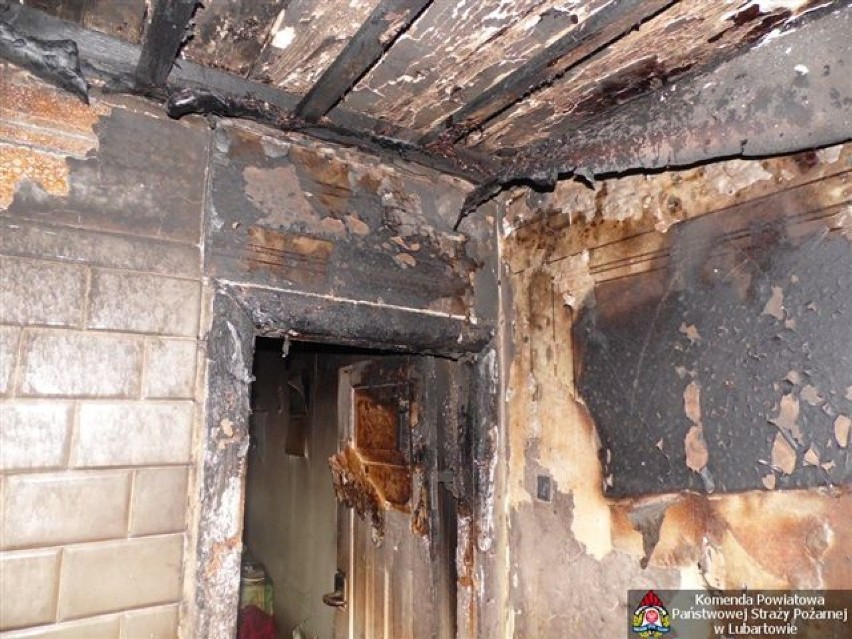 Ogień strawił drewniany dom w Walentynowie