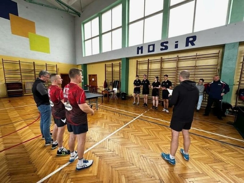 Tenisiści UMLKS Radomsko w V lidze przegrali w Sieradzu 0:10