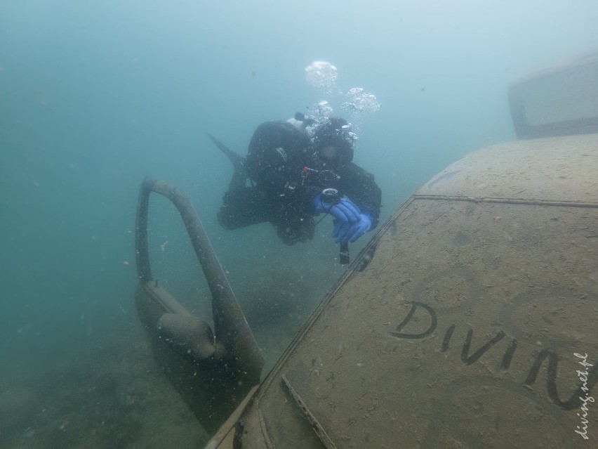 Nurkowie na dnie Balatonu w Trzebini