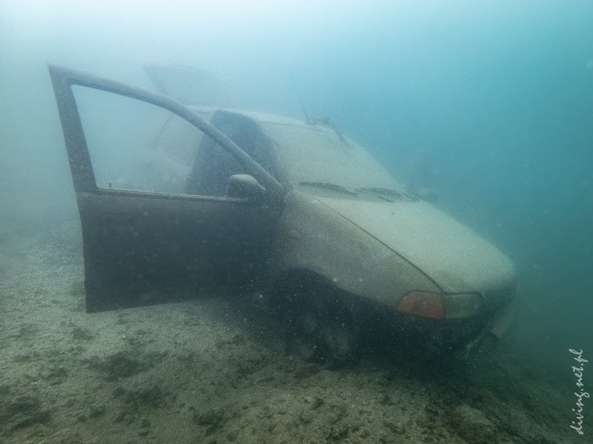 Niezwykłe przedmioty na dnie Balatonu w Trzebini. Zobacz, co skrywa podwodny świat [GALERIA]  