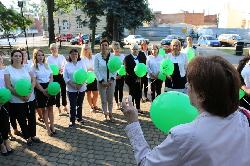 Pracownicy Banku Spółdzielczego w Inowrocławiu uczcili imieniny Kasprowicza [zdjęcia]