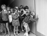 Szkoła i uczniowie w PRL-u. Stare zdjęcia opowiedzą wyjątkowe szkolne historie z tamtych lat. Tak kiedyś wyglądały lekcje nad Wisłą