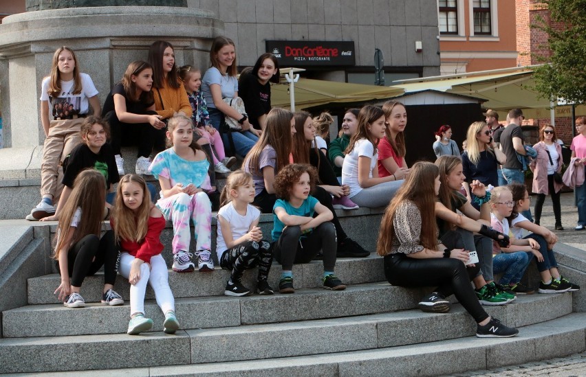 Skocznie i kolorowo na grudziądzkim Rynku Głównym już dawno...