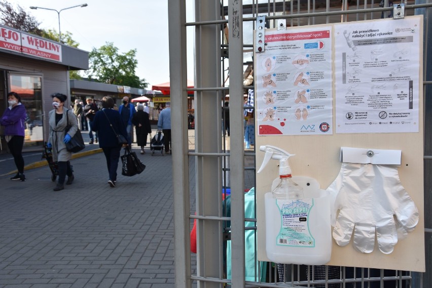 Tłumy na targu w Rybniku. W sobotę setki osób odwiedziły targowisko na Hallera