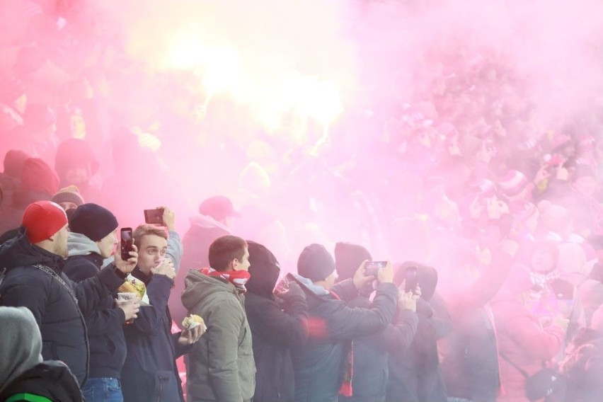 Widzew z najlepszą frekwencją w kraju! Kibice łódzkiego Widzewa pozamiatali. ZDJĘCIA