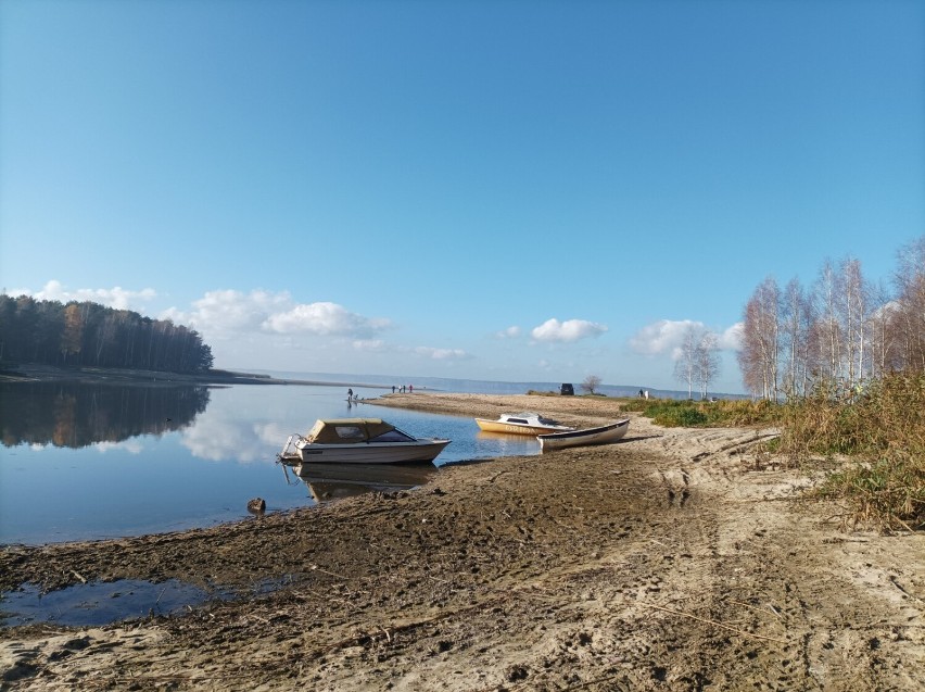 Plaże i port w Treście nad Zalewem Sulejowskim