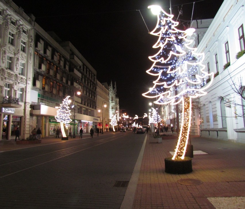 Świąteczna iluminacja na ulicy Piotrkowskiej