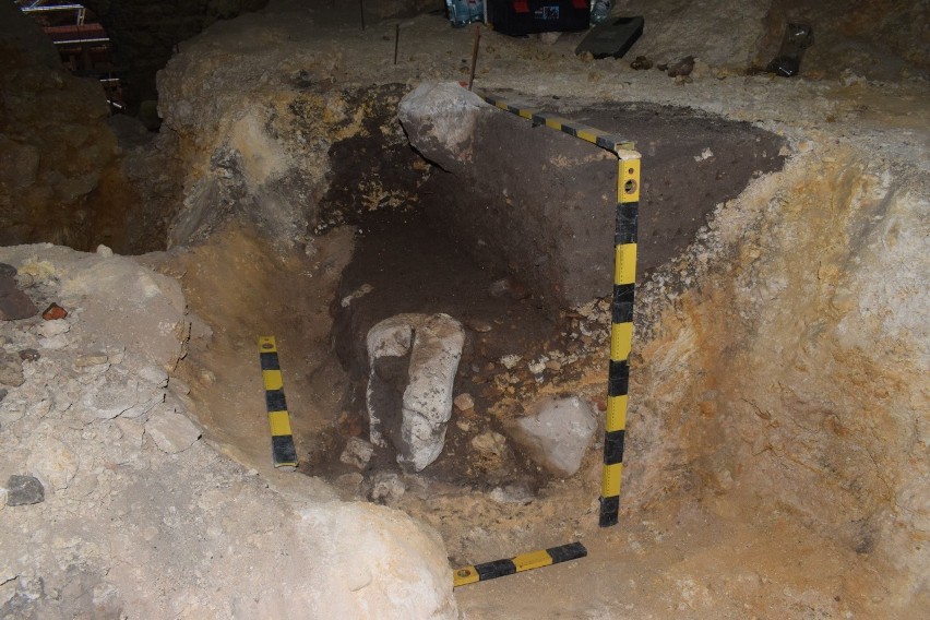 Neandertalczycy żyli pod Częstochową? W Olsztynie znaleziono narzędzia. Są datowane na 40 000 lat. [ZDJĘCIA]
