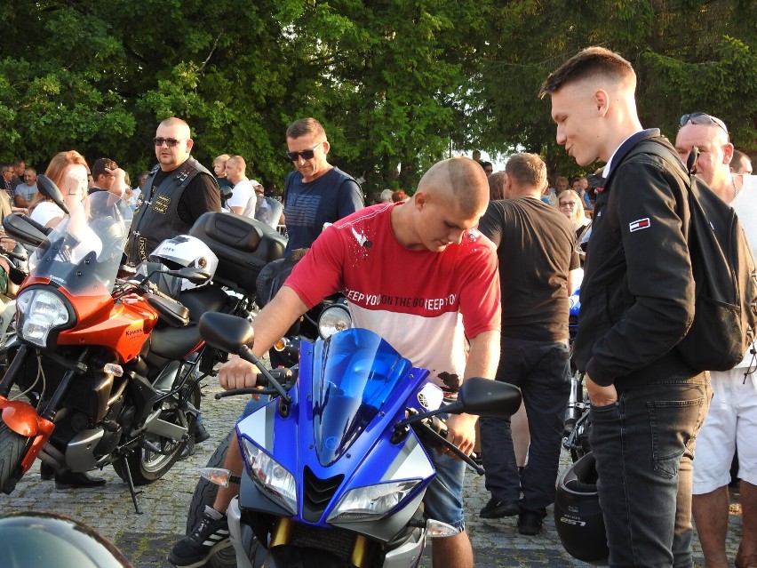 Zlot motocyklistów Bakałarzewo 2021. Setki motocyklistów na bakałarzewskim rynku [Zdjęcia]