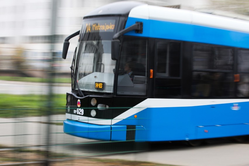 Kraków. Tramwaje wróciły na al. Pokoju [ZDJĘCIA]