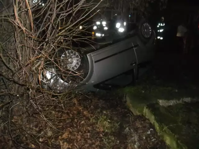 Straż Pożarna w Jarocinie: Wypadł z drogi i dachował