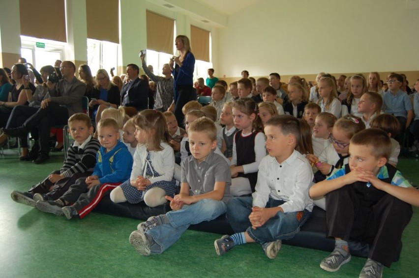 Ślubowanie pierwszaków w Szkole Podstawowej im. Jana Pawła II w Borkowie