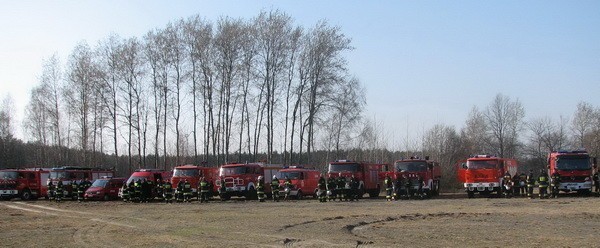 Pleszewscy strażacy walczyli z groźnym pożarem.