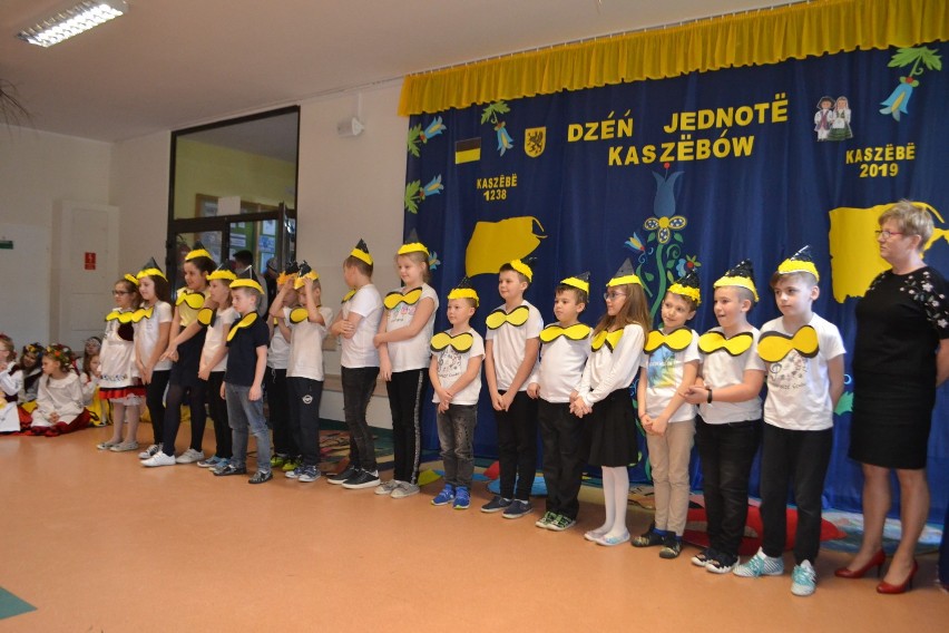 Dzień Jedności Kaszubów w Łubianie - muzyka, tańce i integracja [ZDJĘCIA]