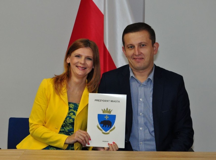Prezydent Miasta Przemyśla Robert Choma wręczył stypendia...