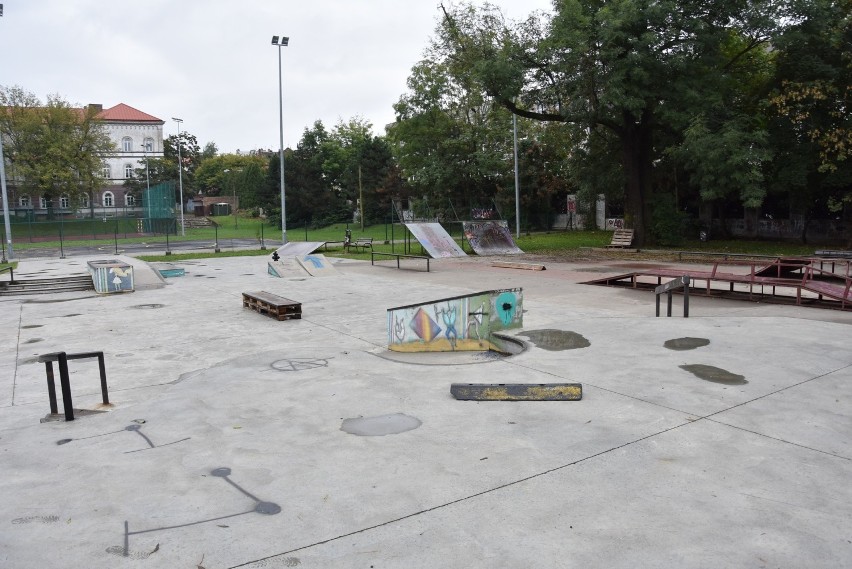 W miejscu pięciu zlikwidowanych przeszkód w Skate Parku mają...