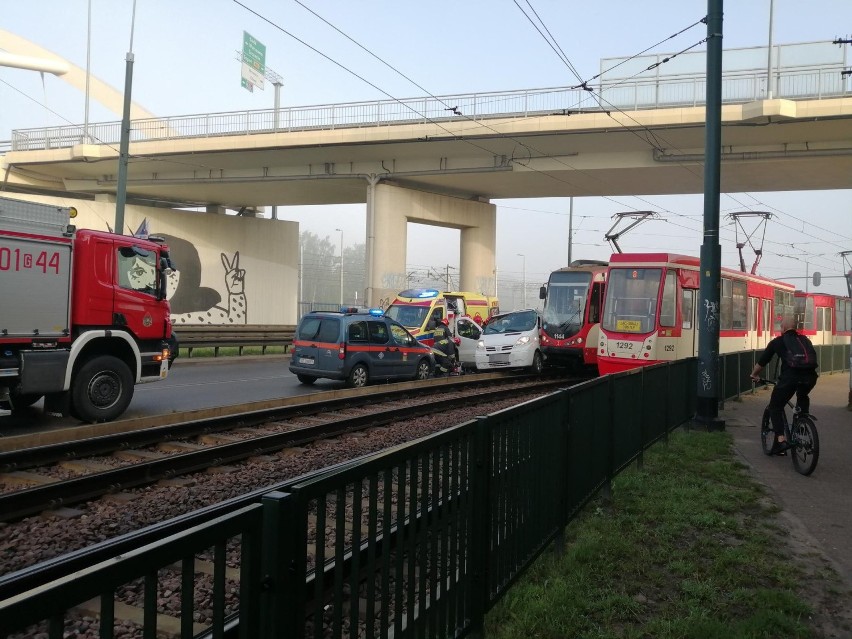 Zderzenie samochodu z tramwajem, Gdańsk, ul. Jana z Kolna,...