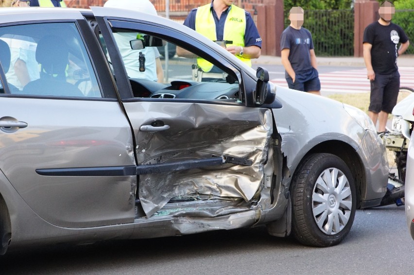 Zderzenie osobówki z autem nauki jazdy w Kaliszu