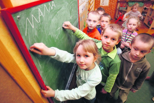 Powiat nowodworski. Od 1 września po raz pierwszy obowiązkiem szkolnym objęte zostaną wszystkie sześciolatki. Wielu rodziców z regionu wciąż waha się czy ich dzieci są na to gotowe.