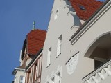 Wałbrzych. Odnowiona kamienica z zegarem słonecznym przy ul. Słowackiego 12 znowu cieszy oczy (zdjęcia)