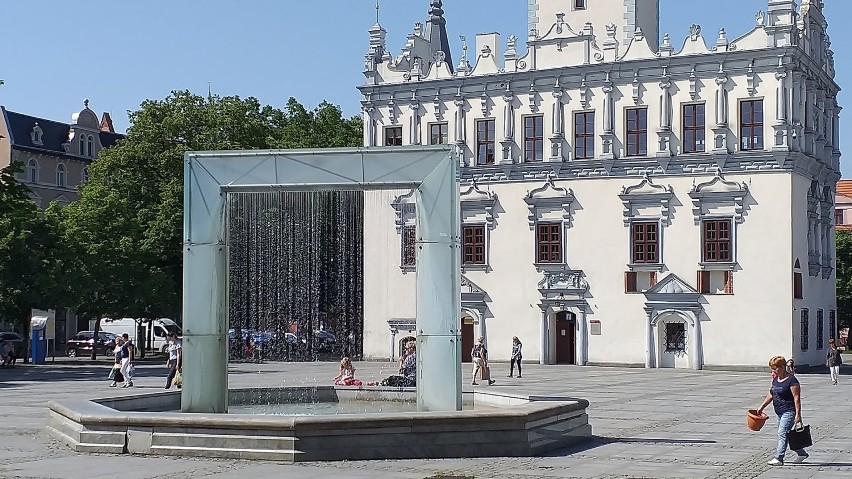 Obie fontanny w Chełmnie były nieczynne. Teraz już zarówno...