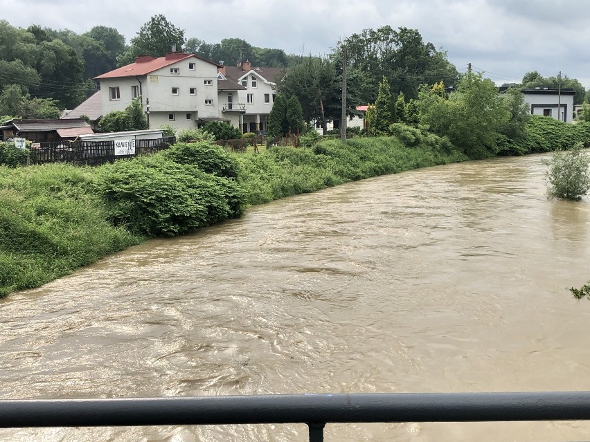 Wisłok w Krośnie zbliża się do stanu alarmowego. Zobaczcie zdjęcia