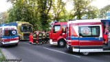 Wypadek w Tychach. Przed komendą policji tir uderzył w osobówkę [ZDJĘCIA]