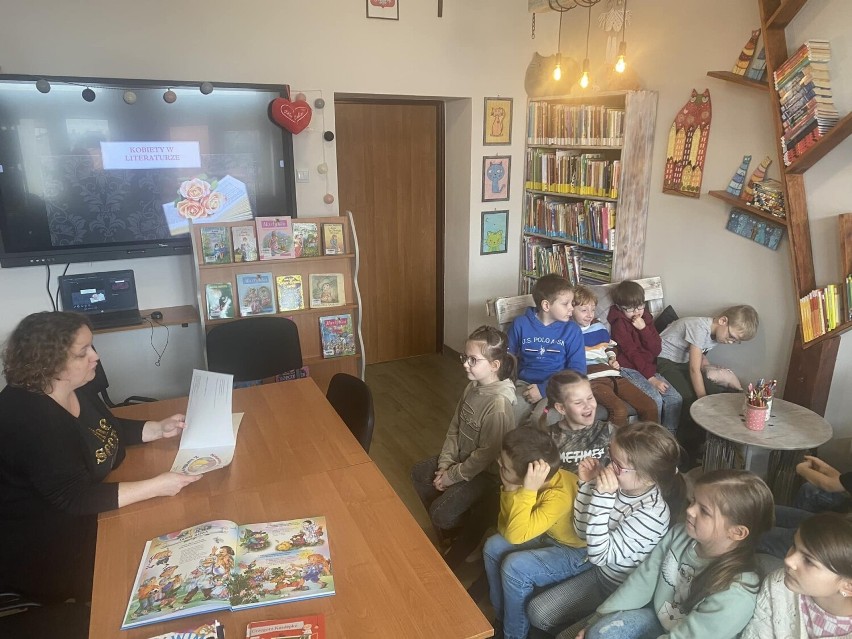 "Biblioteka jest kobietą" - pod takim hasłem odbyły się...