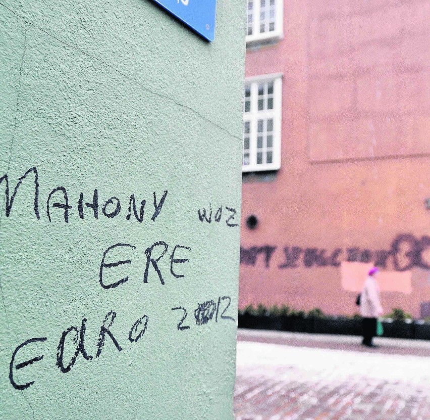 Gdańsk. Graficiarze niszczą elewacje budynków. Jest ich coraz więcej