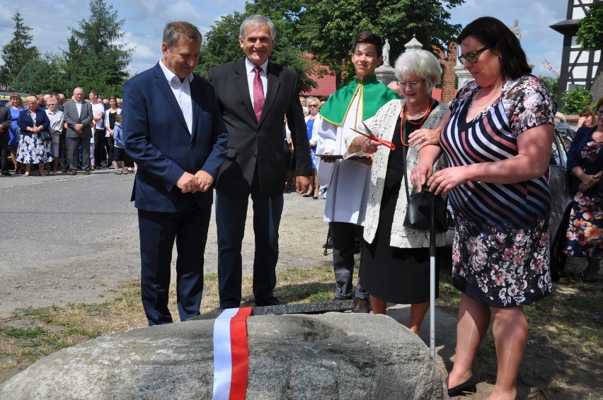 710-lecie Jedlca uczczono odsłonięciem obelisku i biesiadą