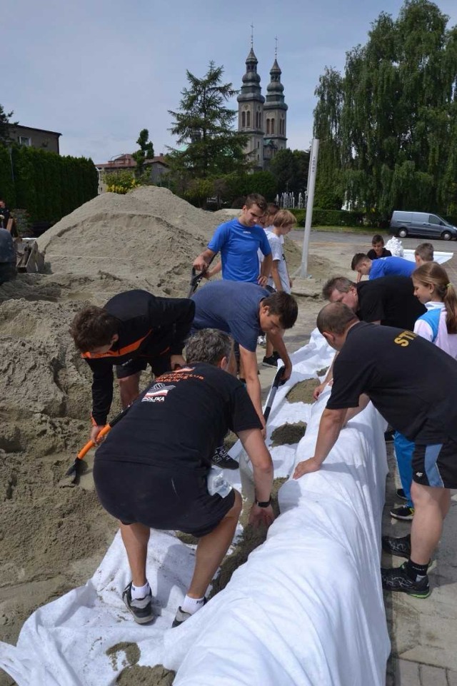 Na Placu Radlińskich Olimpijczyków wybudowano boisko do piłki plażowej