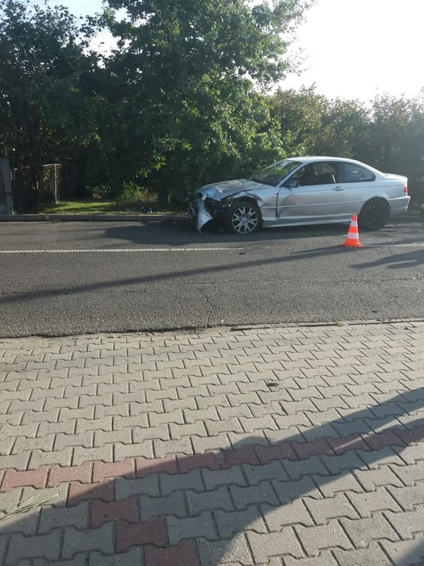 Rybnik: Wypadek na Wolnej. Zderzenie ciężarówki z osobówką. Jedna osoba trafiła do szpitala