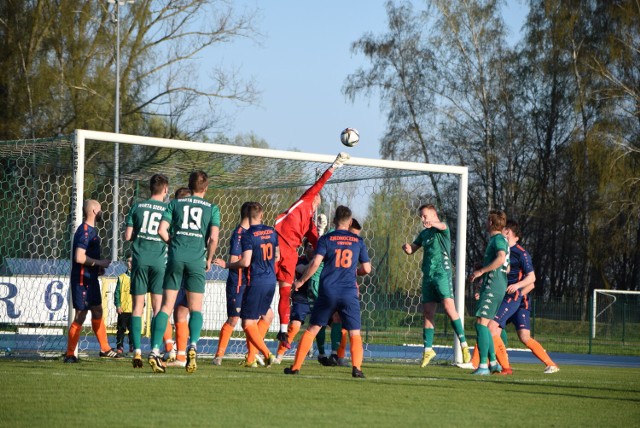 Warta Sieradz - Zjednoczeni Stryków 3:0