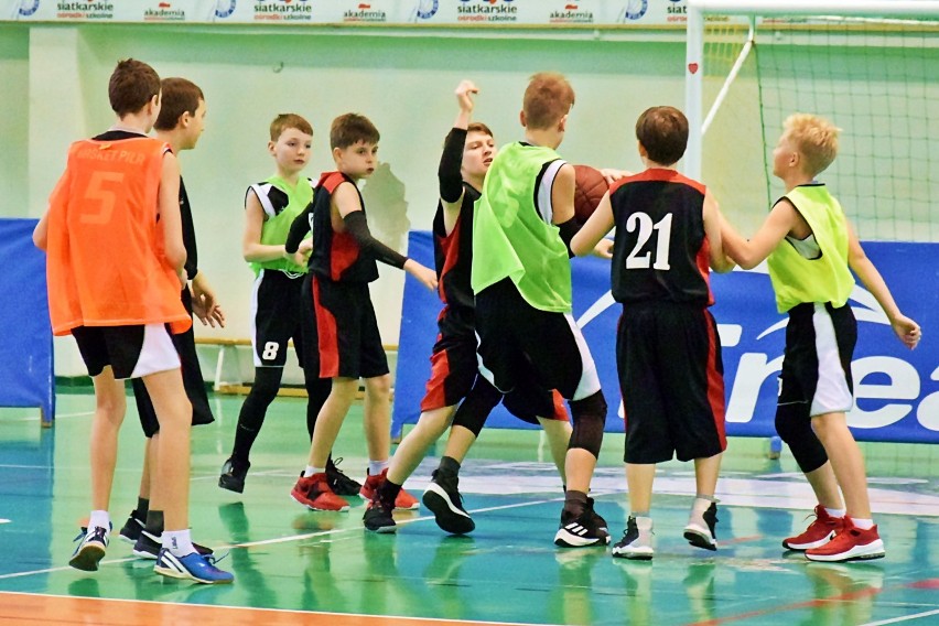 Koszykarski weekend w Pile: Młodzieżowe drużyny Basketu rozegrały w Pile aż sześć spotkań. Zobaczcie zdjęcia