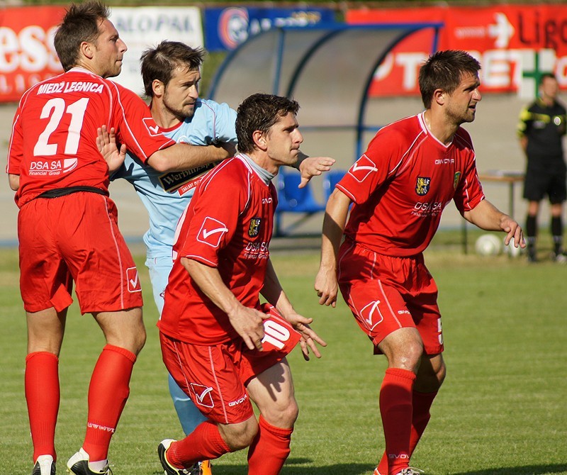 Calisia Kalisz przegrała z Miedzią Legnica 0:3 i spadła do III ligi. ZDJĘCIA