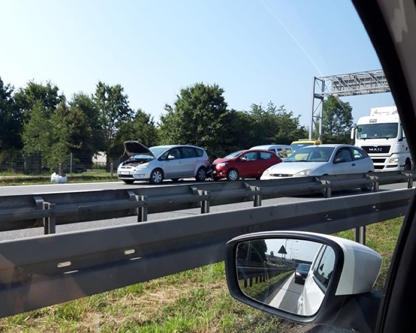 Wypadek na A4. Obwodnica Krakowa stanęła w korku [KRÓTKO]
