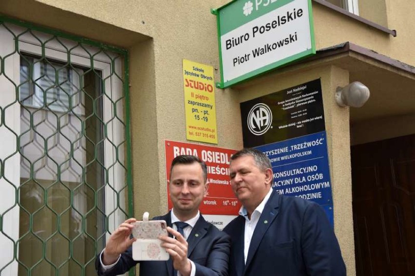 Piotr Walkowski otworzył biuro poselskie! Wizytę złożył mu sam prezes PSL