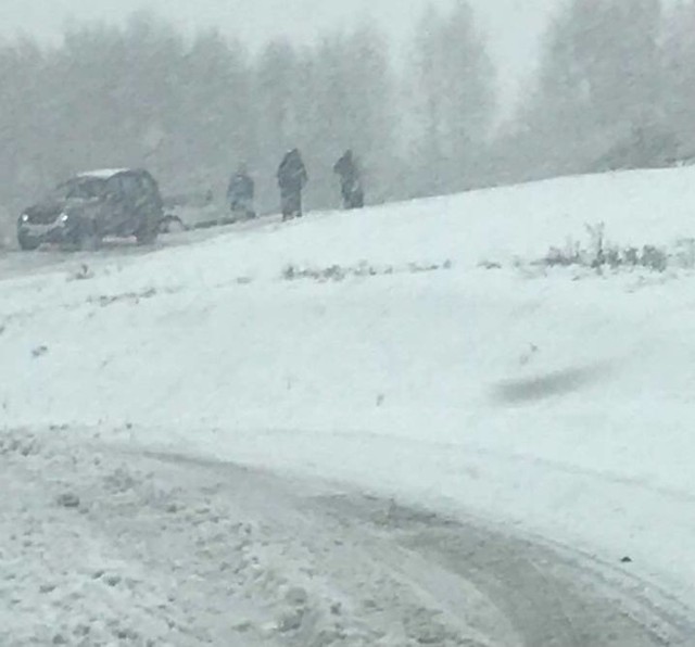 Na takich drogach łatwo o wypadek