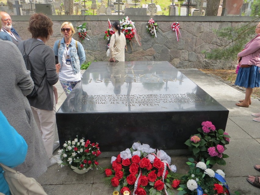 Cmentarz Na Rossie w Wilnie na Litwie. Matka i serce syna