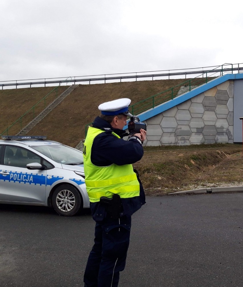 Akcja prędkość w powiecie aleksandrowskim. Policjanci ujawnili 99 przypadków przekroczenia prędkości