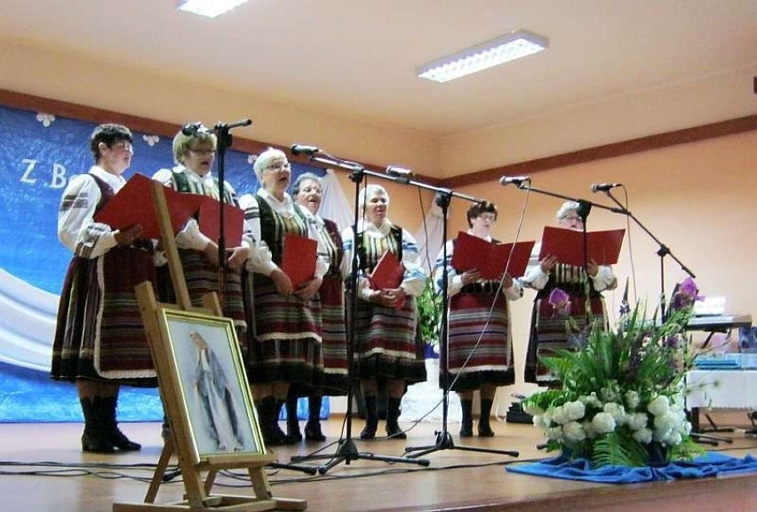 Zespół śpiewaczy z Rozwadówki (pow. bialski, gm. Sosnówka),...