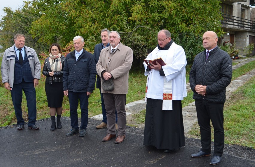 Wyremontowana ważna droga powiatowa przebiegająca przez Odrzykoń i Czarnorzeki. Korzysta z niej wielu turystów [ZDJĘCIA]