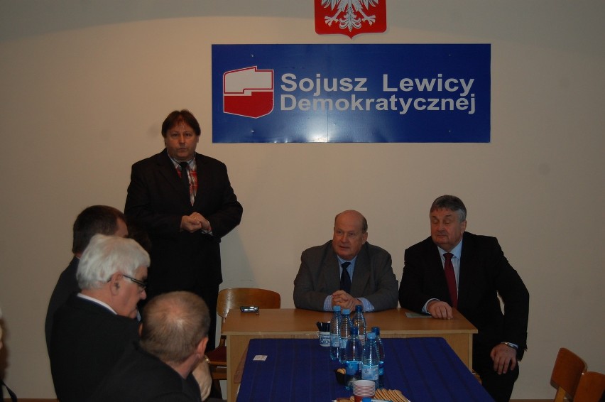 W Tczewie otwarto biura Leszka Millera, ale bez jego udziału. B. premier nie doleciał z Warszawy