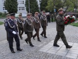 Święto 9 Łódzkiej Brygady Obrony Terytorialnej w Radomsku. Apel pamięci i kwiaty. ZDJĘCIA