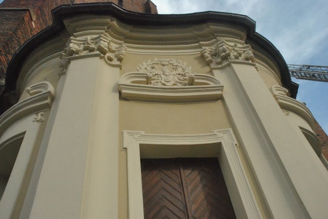 LESZNO. Kaplica Wojciecha Gruszczyńskiego przy kościele św. Jana Chrzciciela to wyjątkowy, choć niepozorny zabytek